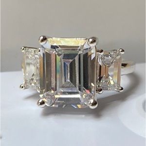 Fashion Ring With Cubic Zirconia